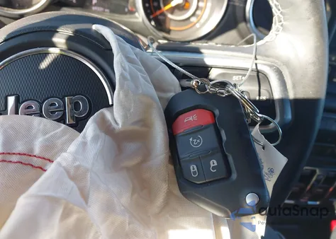 2019 Jeep Wrangler Unlimited Sahara 4X4 z USA, uszkodzony, nr VIN 1C4HJXEGXKW615363